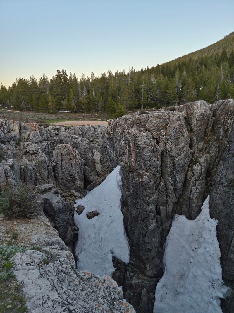 Hundreds Of Bats Pour Out Of Idaho's Minnetonka Cave Region Each Dusk - Decor Hint Forty Degrees And 888 Stairs