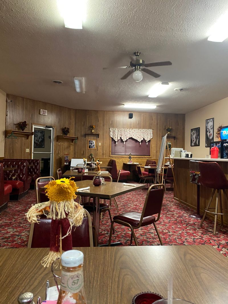 Nebraska's Sandhills Hide 12 Ranch Cafes Where Cowboys Still Eat Lunch - Decor Hint Coachlight Cafe