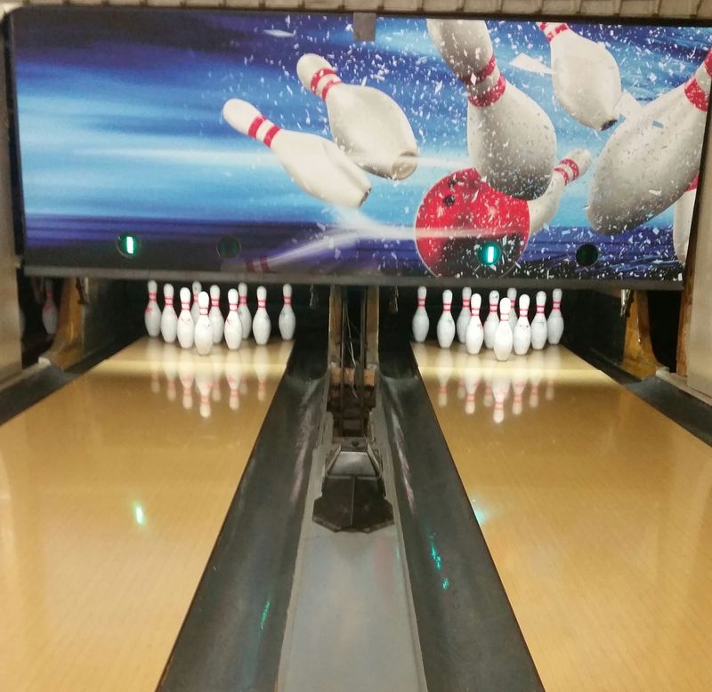 This Nebraska Bowling Alley Has Been Run By The Same Family Since 1952 - Decor Hint Cosmic Bowling After Dark
