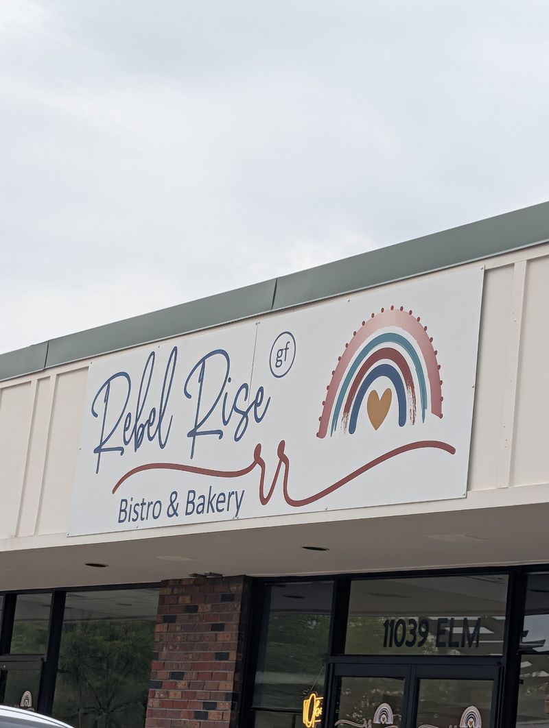 This Nebraska Bakery Is Completely Gluten-Free So Every Cinnamon Roll And Slice Of Sourdough Is Safe - Decor Hint Sourdough With a Real Crust