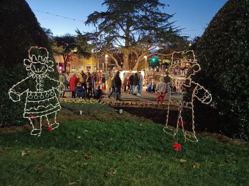 This North Carolina Town Turns Its Downtown Into A Free Christmas Wonderland With Over One Million Lights - Decor Hint You Can Literally Stroll Through A Giant Ornament