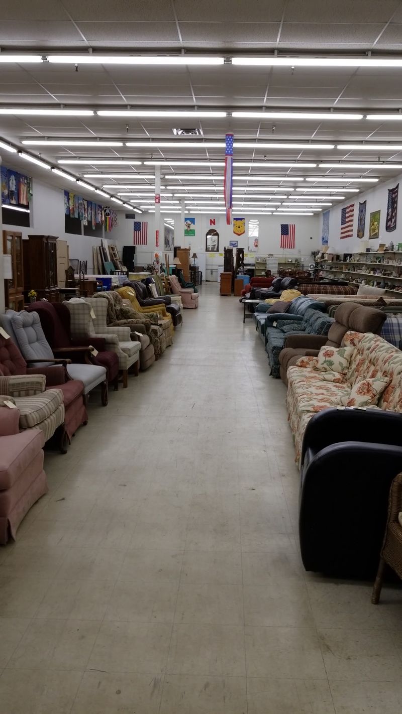 10 Giant Nebraska Thrift Stores Where Twenty-Five Dollars Still Fills Whole Bags With Finds - Decor Hint New Life Thrift Store