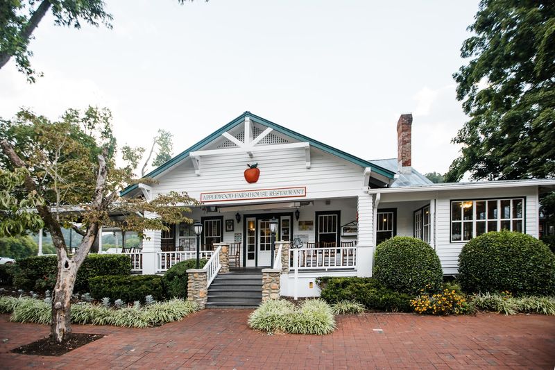 Applewood Farmhouse Restaurant, Sevierville
