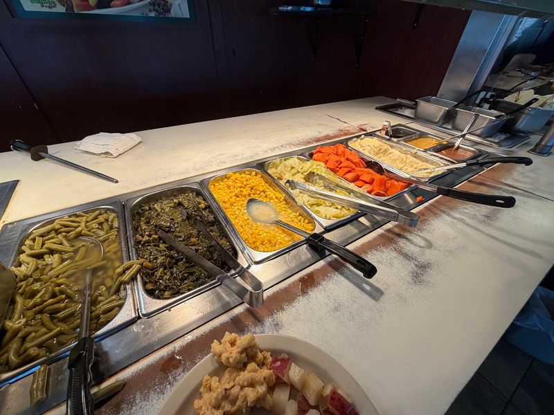Prime Rib Gets Carved Thick Under A Heat Lamp At This Florida Buffet Every Single Night - Decor Hint Sides That Taste Like Grandma Made Them