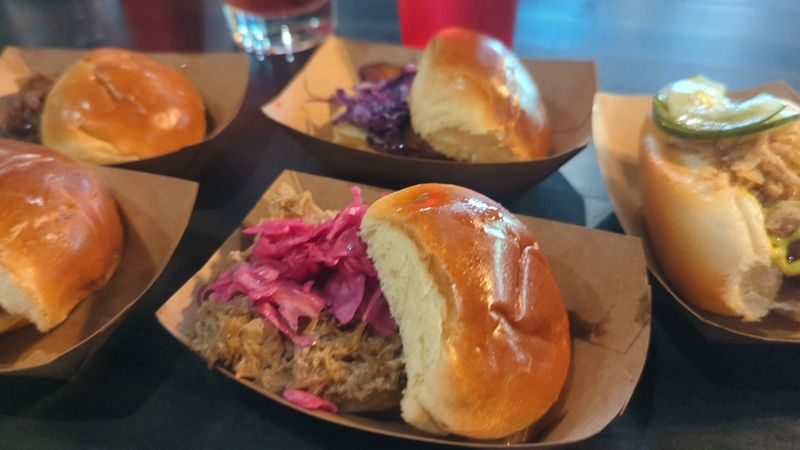 Yelp Named This Kentucky Spot The Top Cheeseburger Joint In The State, And One Bite Explains Why - Decor Hint Build Your Own Mini Burger Flight Without Any Regrets