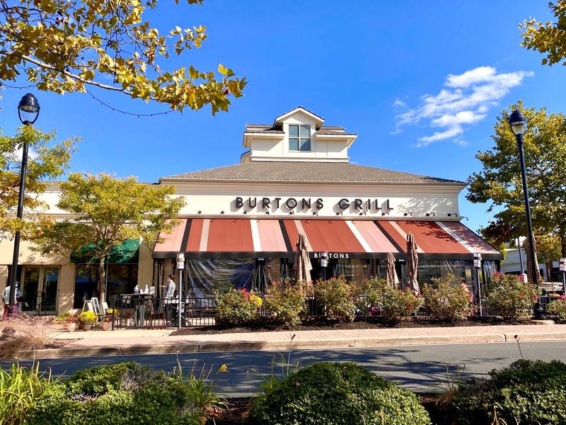 Your Pho Craving Has A Clear Destination On Sullivan Avenue