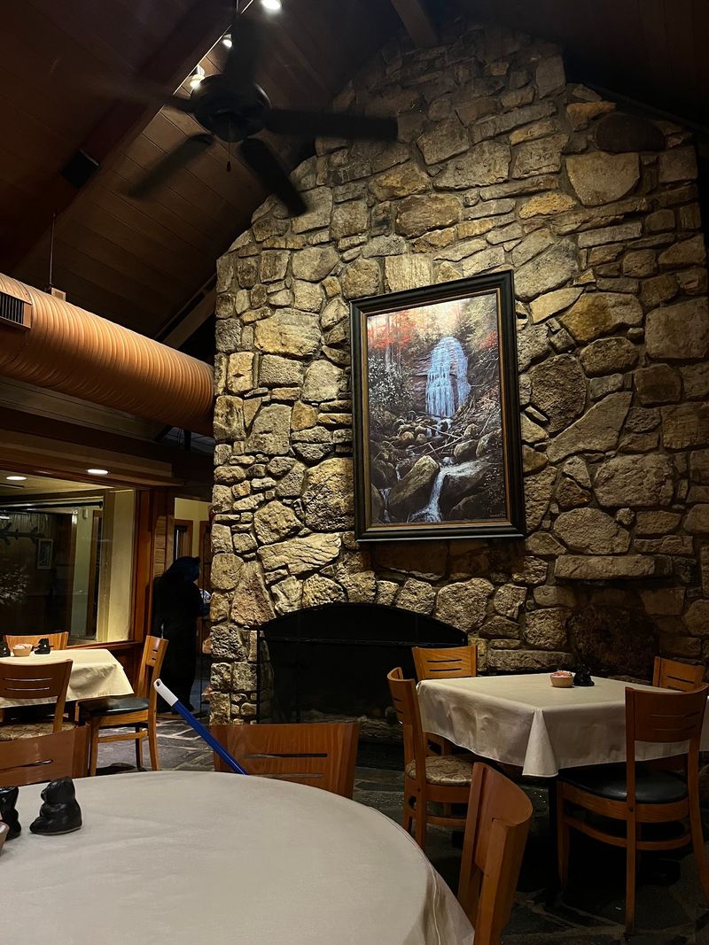 The Old Mill Pottery House Café, Pigeon Forge