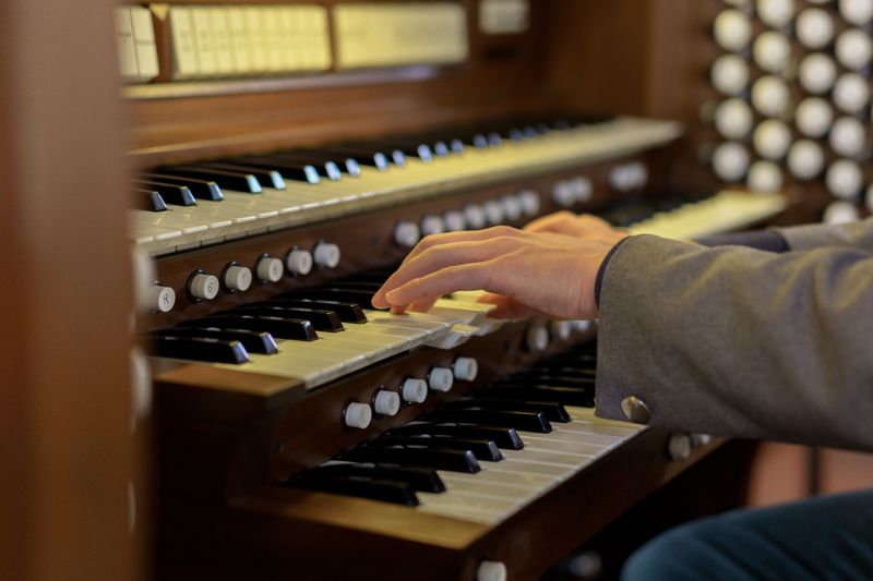 This 1927 North Carolina Theater Still Shows Silent Films With A Live Pipe Organ - Decor Hint Live Organ Music Turns A Century-Old Film Into Something Completely Different