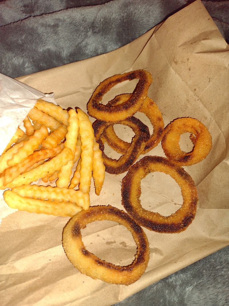Onion Rings That Share the Spotlight