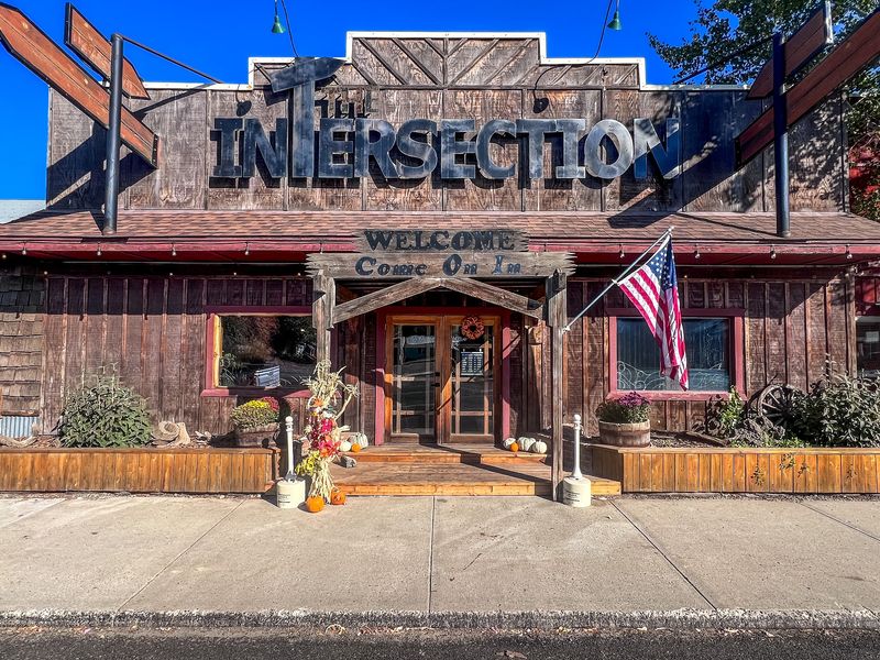 The Intersection BBQ, Bar & Grill