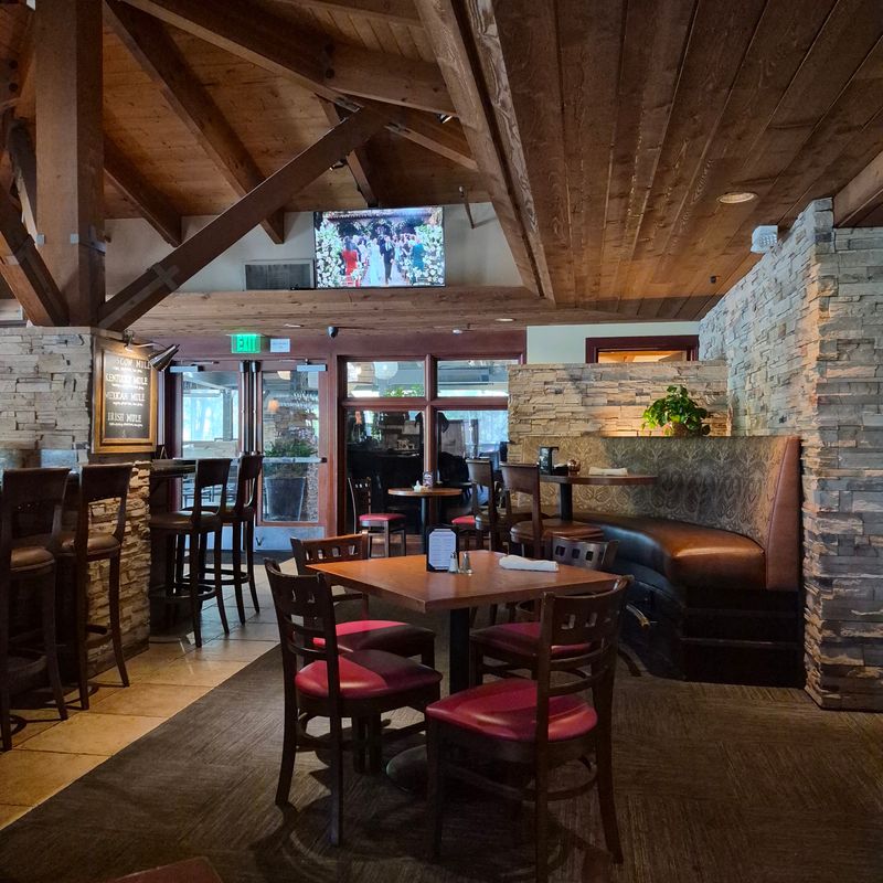 9 California Restaurants Where The Best Desserts Arrive Warm From The Oven - Decor Hint Cedar Creek Inn: Bourbon Sauce And Old-Fashioned Comfort