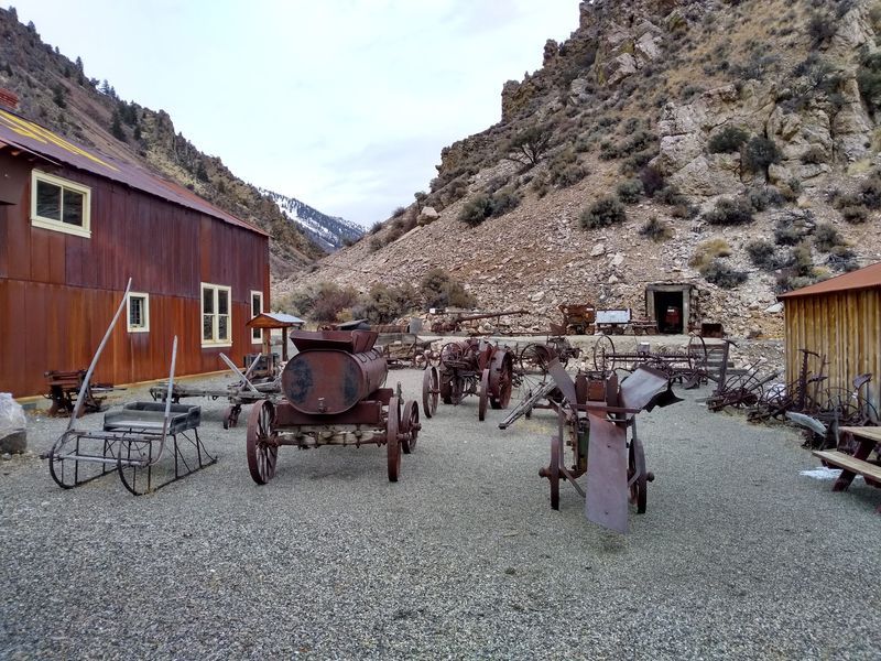 Just Seven People Live In This Idaho Mining Town Where An Old Smelter Stack Still Stands - Decor Hint Quiet Enough To Hear Yourself Think