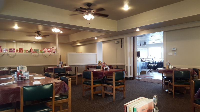 A Mom-And-Pop Diner Sitting Right Off I-15 That Travelers Keep Stumbling Onto