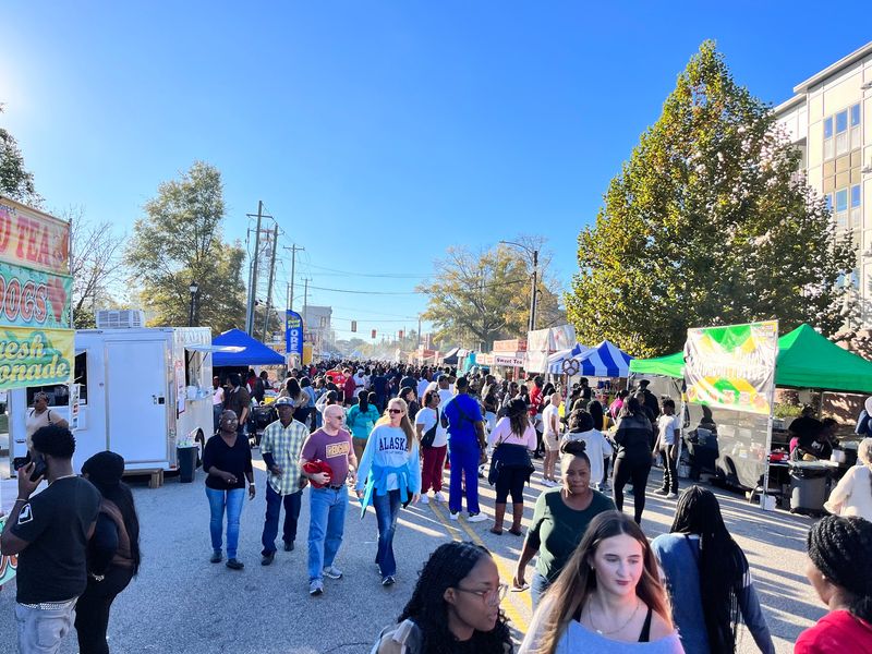 The Small South Carolina Town That Hosts A Massive Harvest Festival Every Fall - Decor Hint A Downtown Tradition Grows