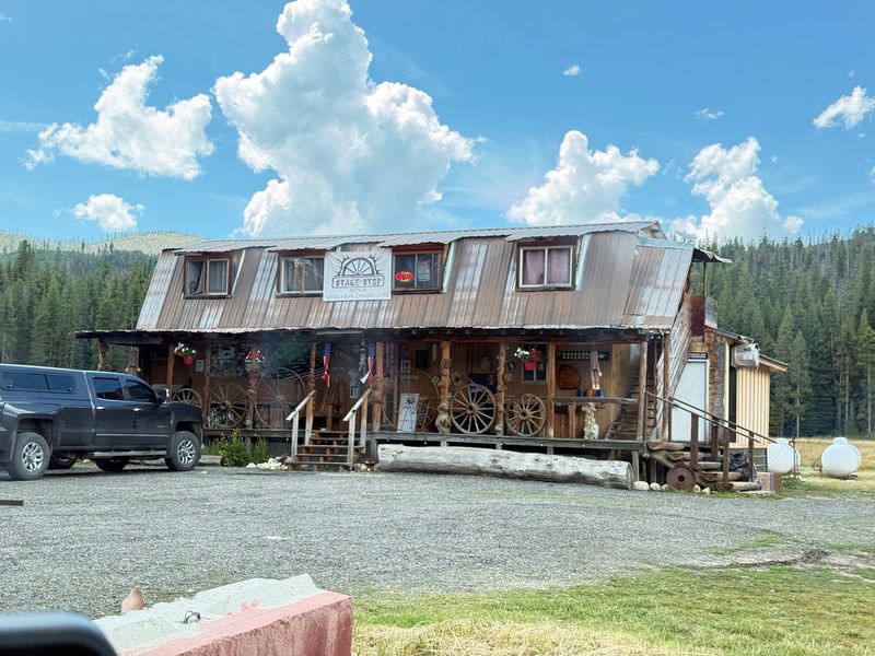 8 Idaho Hole-In-The-Wall Restaurants Where The Long Drive Out Pays Off With A Real Meal - Decor Hint Secesh Stage Stop