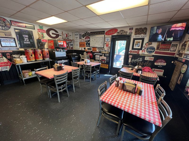 9 Surprisingly Affordable Georgia Restaurants With Gorgeous Mountain Views - Decor Hint The Happy Hawg, Hiawassee