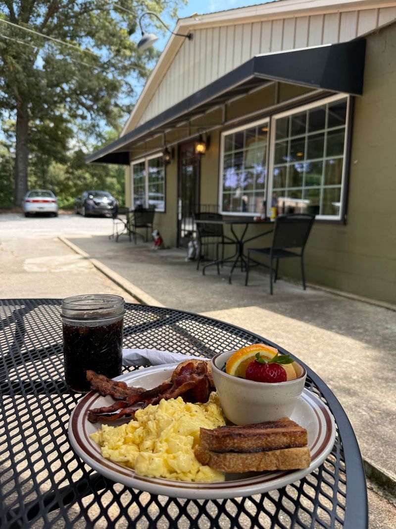 We Ranked 10 Of Georgia's Classic Diners And Here Are The Results - Decor Hint Little City Diner, Winterville, GA