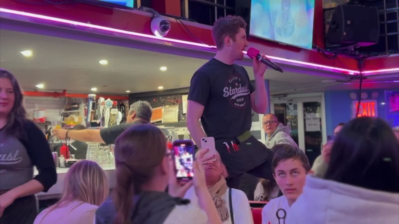 Meet The Singing Stardusters