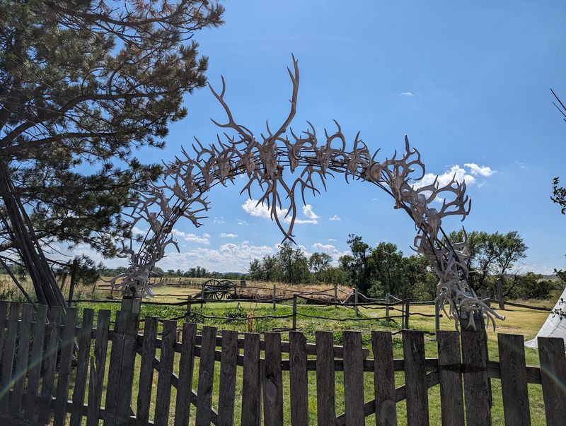 Up Near The Pine Ridge A Rebuilt 1837 Trading Post Sits Beside This Nebraska Fur Trade Museum - Decor Hint Corn, Squash, And Beans With Deep Roots