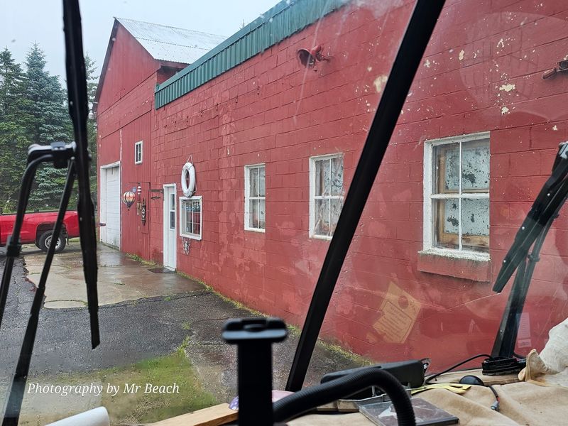 10 Michigan Spots For Fresh Smoked Fish That Locals Treat Like A Tradition - Decor Hint Jensen Fishery, Manistique