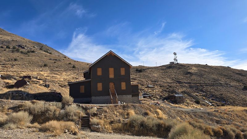 This Remote California Ghost Town Hides Abandoned Silver Mines And Chilling Stories From The 1800s - Decor Hint One Brave Guy Bought The Whole Town And Moved In