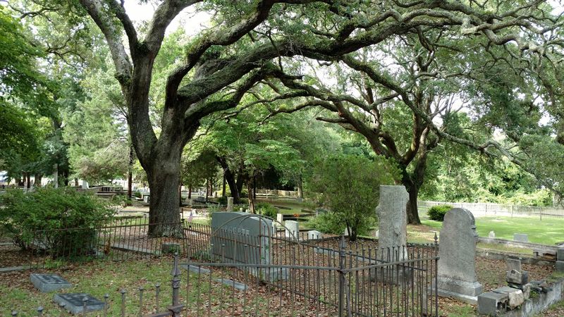 This 234-Year-Old North Carolina Cemetery Has A Ghostly Secret That Locals Still Talk About - Decor Hint The Graves Showed Up Before The Town Did