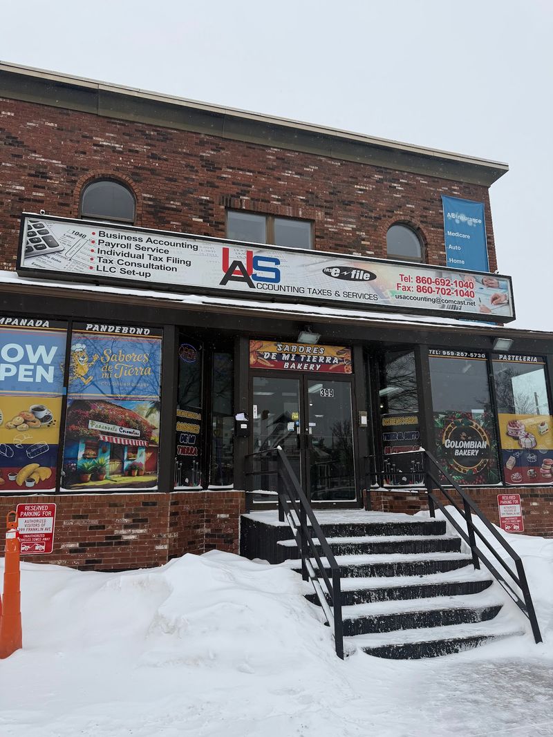 This Connecticut Colombian Bakery Keeps Breakfast Crowds Coming Back For Fresh Arepas, Empanadas And Sweet Bread - Decor Hint A Bakery Born From Pure Homesickness