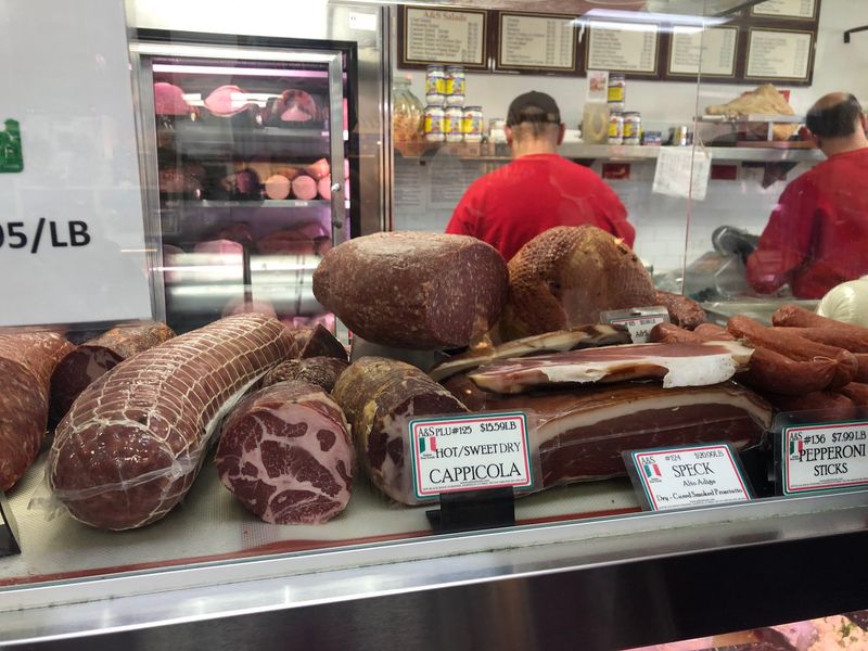 This Connecticut Italian Market Makes Fresh Mozzarella, Sausage And Pasta Using Old-World Family Traditions - Decor Hint Family Traditions Run Through This Italian Market
