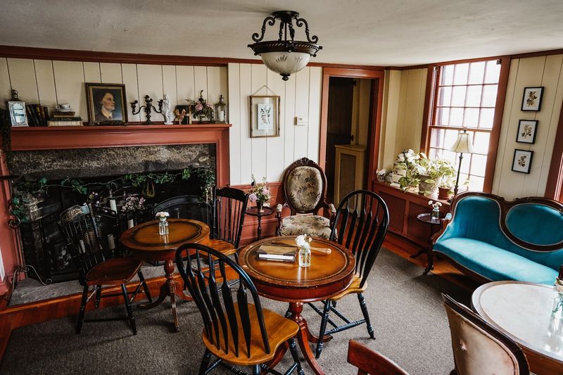 A 1735 House With A Rebellious Tea Story