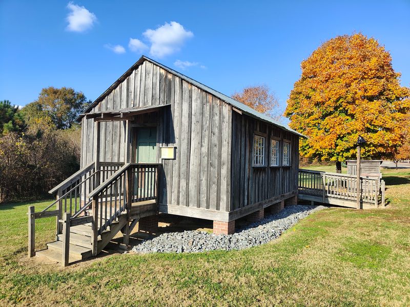 Watch An Operating Cotton Gin Bring Old-School Farm History Back To Life