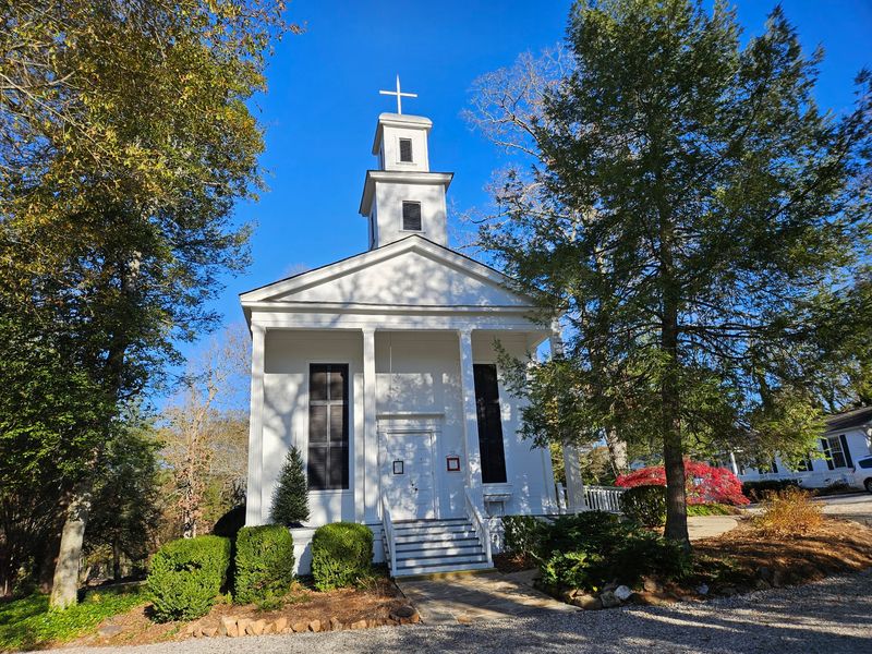 This Georgia Church Holds A Rare Treasure That Few Other Churches Have - Decor Hint A Church Born From Summer Vacations