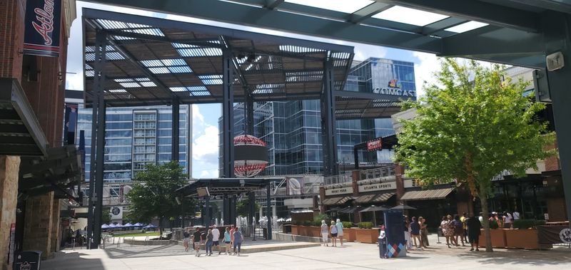 This Georgia Destination Is Hosting Free Outdoor Movies This Fall, Followed By A Festival With 20+ Local Vendors - Decor Hint A Free Fall Movie Series Returns Under The Open Sky