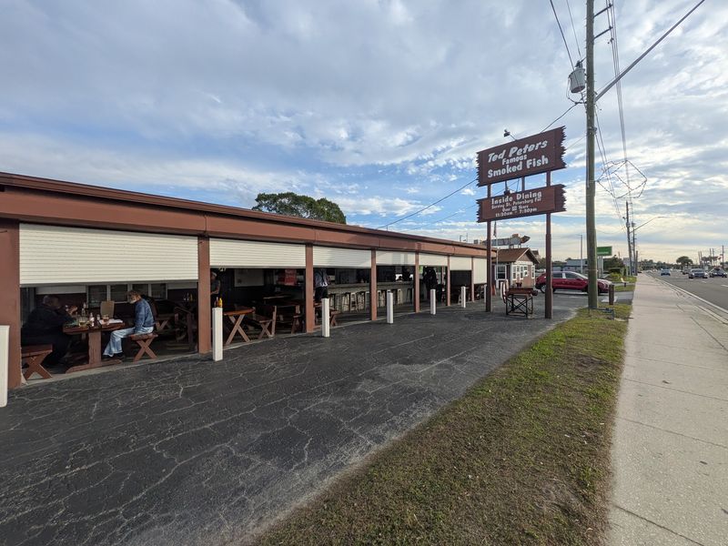 A Smoky Roadside Stop on Pasadena Avenue