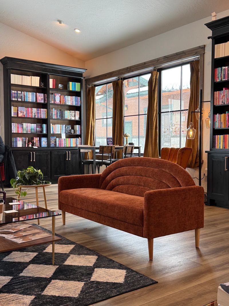 A Romance-Only Bookstore Hiding In A North Idaho Strip Center