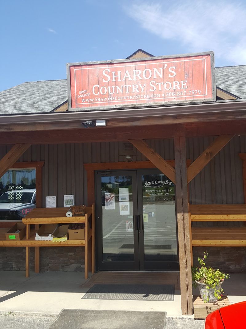 A Pantry Stop Worth Pulling Off US-95 For