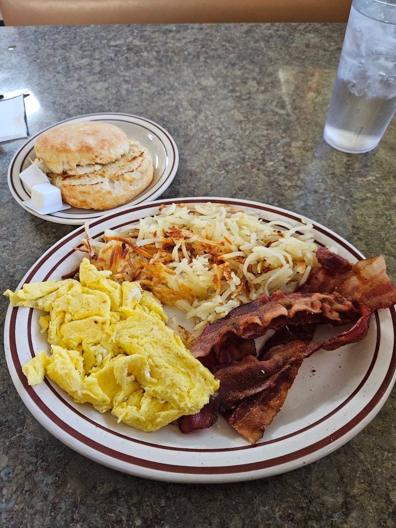 A Roadside Cafe That Eastern Idaho Drivers Keep Finding