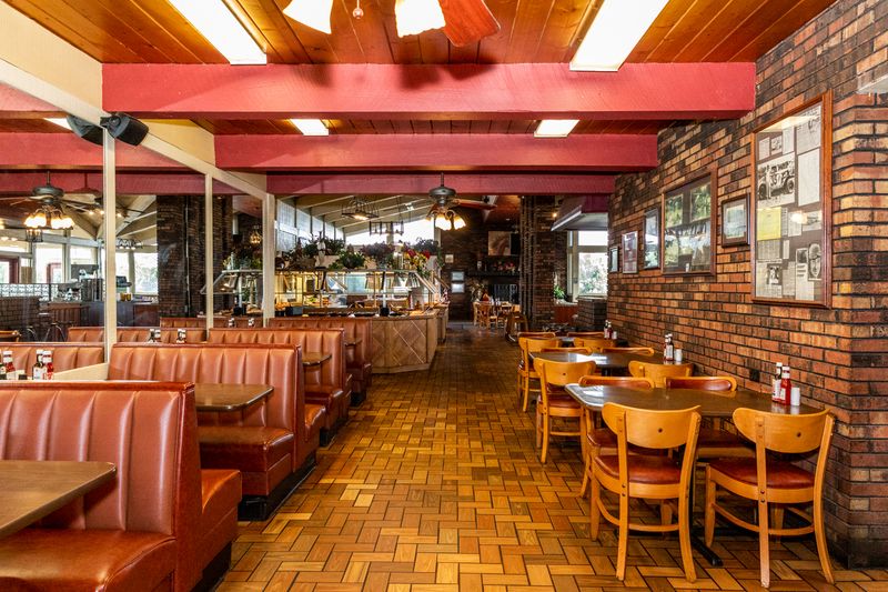 This Kentucky Buffet Restaurant Is So Good It’s Practically A Local Secret - Decor Hint Four Decades Of Feeding A Hometown Is No Small Feat