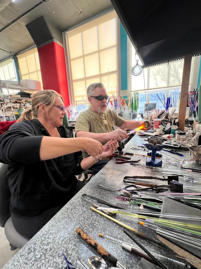 This Kentucky Glass Studio Lets You Walk In And Create Your Own Masterpiece - Decor Hint A Glass Studio Where Visitors Get To Play
