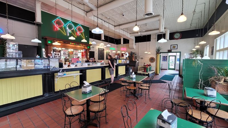 A Scoop Shop on Jackson Street