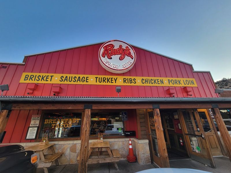A Gas Station Story That Ended Up Smelling Like Oak Smoke