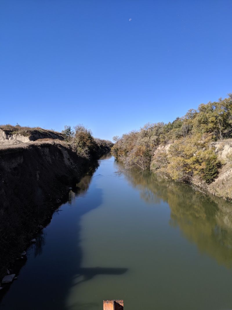 This Overlooked Nebraska Recreation Area Has Canyon Trails Tucked Away Among The Cornfields - Decor Hint A Canyon Lake Waiting Past The Last Row Of Corn