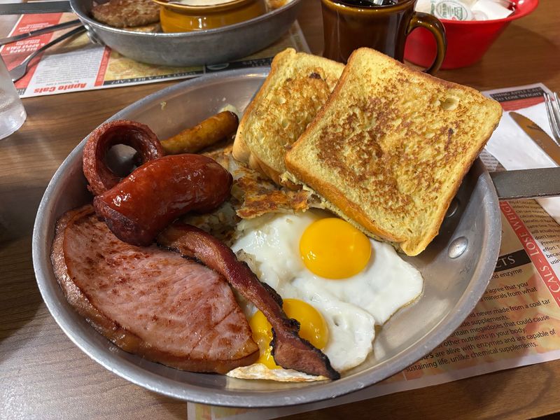 A Mountain Breakfast Stop Where Your Meal Shows Up In A Skillet