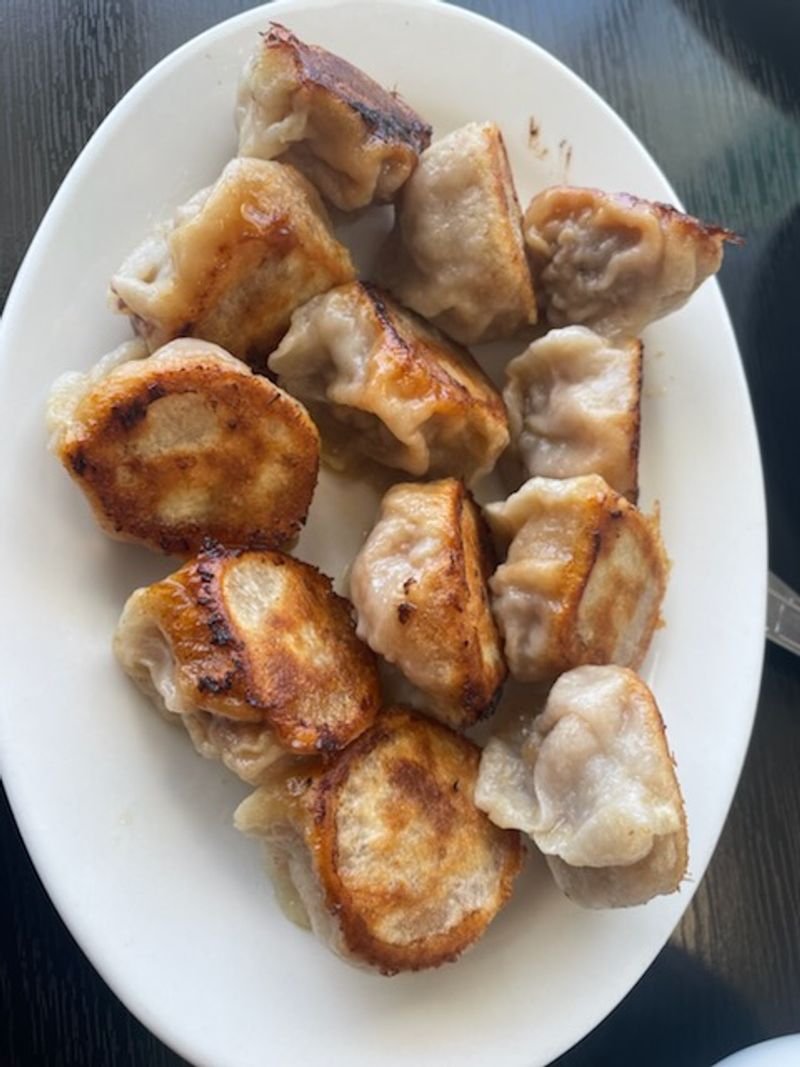 This Tiny California Restaurant Makes Its Dumplings Completely By Hand - Decor Hint Every Dumpling Starts In Human Hands