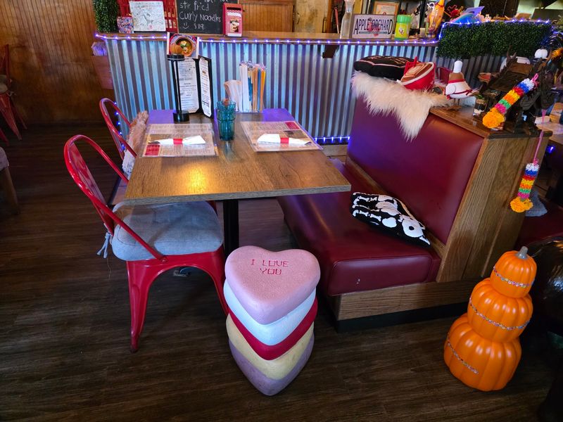 Little Thai Restaurant With Plenty Of Personality