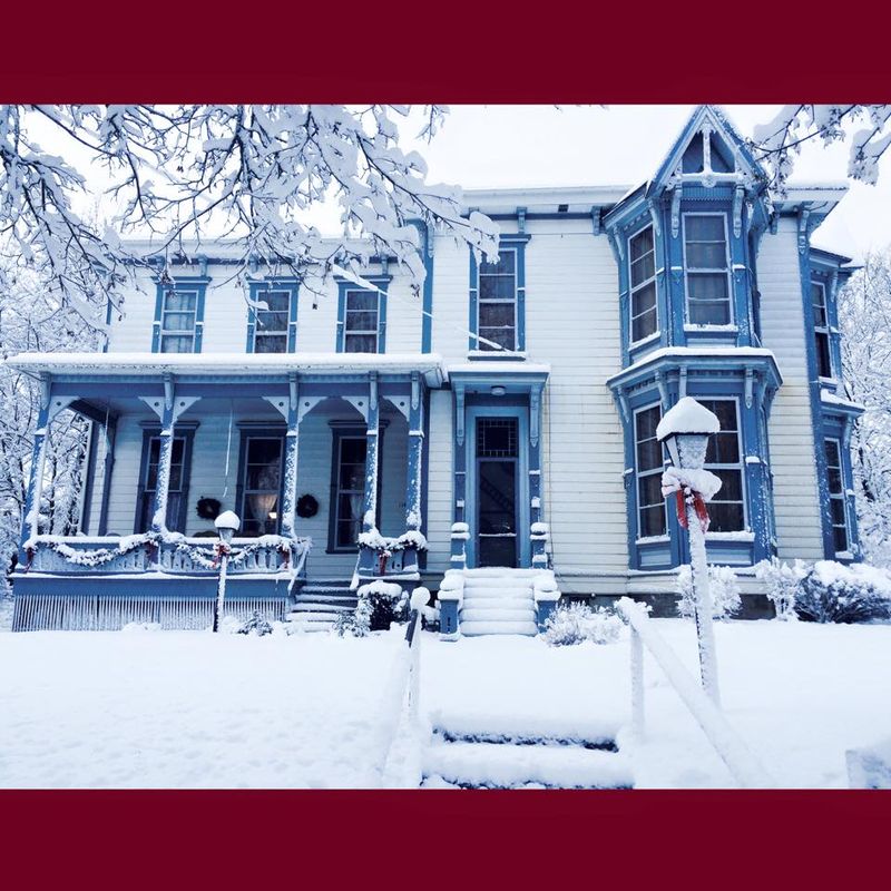 Thomas Kinkade Never Painted It, But This Idaho Mansion Built In 1897 Still Opens Its Parlors For Holiday Tours - Decor Hint A Governor's Home On A Leafy Palouse Street