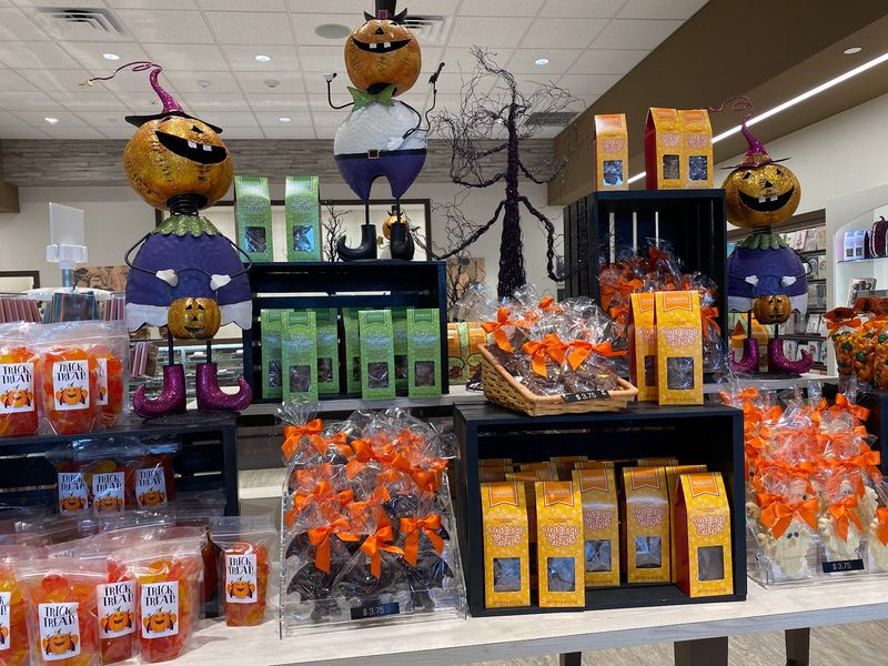 11 Connecticut Candy Shops Packed With Halloween Treats Worth Filling Your Bag With - Decor Hint Munson's Chocolates, Avon