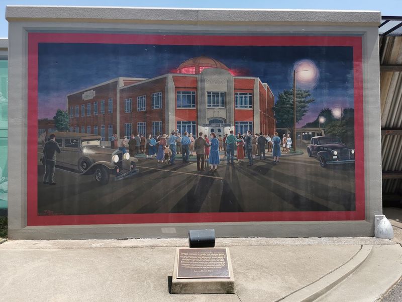 You Won’t Believe This Kentucky Floodwall Was Turned Into A Free Outdoor Art Gallery - Decor Hint Bronze Plaques Spill The Backstory On Every Scene