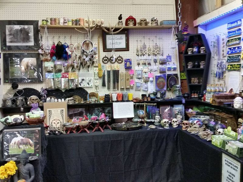 This Massive Georgia Flea Market Is Packed With Bargains, Vintage Finds, And Unexpected Treasures - Decor Hint Vintage Treasures For The Patient Hunter