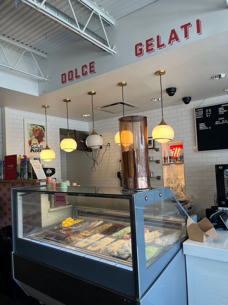 This Georgia Italian Bakery Serves Fresh Bread, Roman-Style Pizza, And Creamy Gelato - Decor Hint Why This Little Bakery Deserves A Spot On Your Georgia Food List