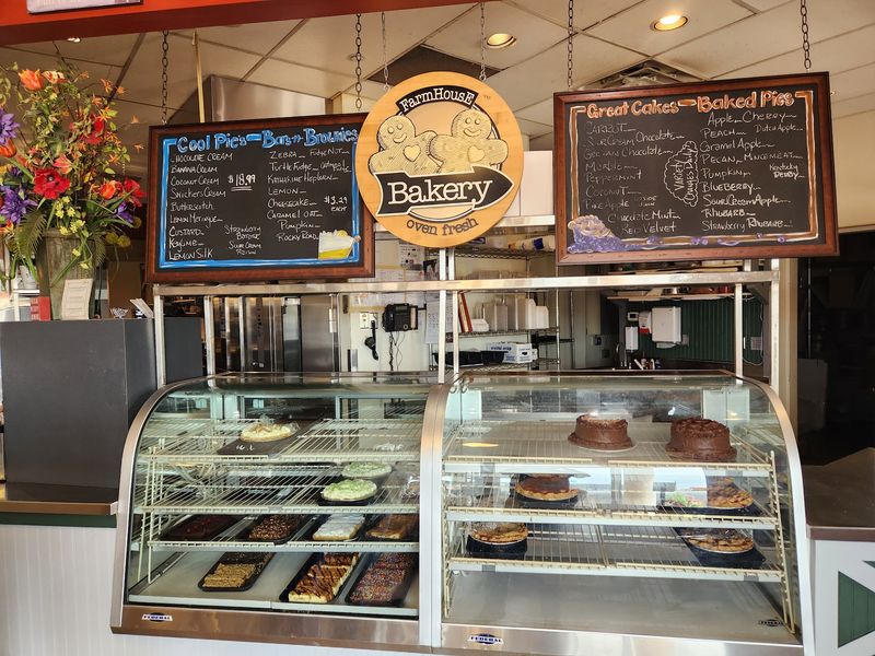 FarmHouse Cafe & Bakery in Omaha